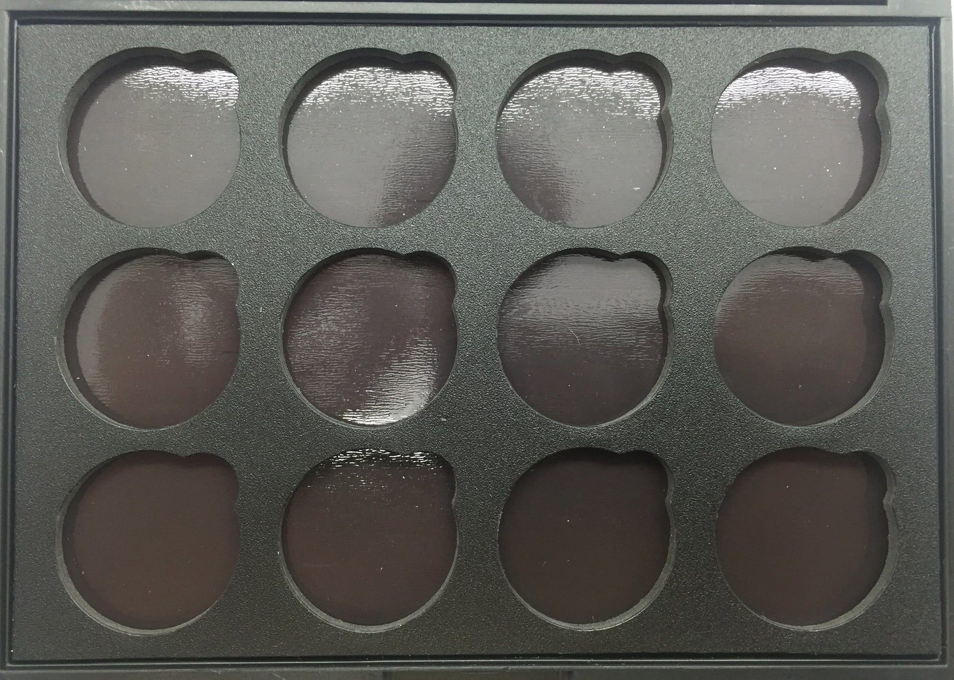 Empty 12 Glitter Eyeshadow Magnetic Palette - The Beauty Vault